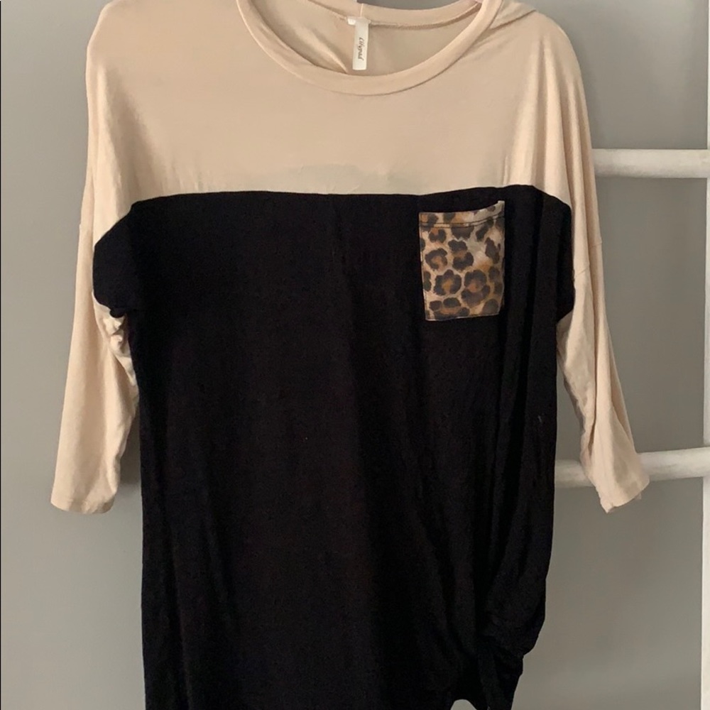 Leopard pocket top